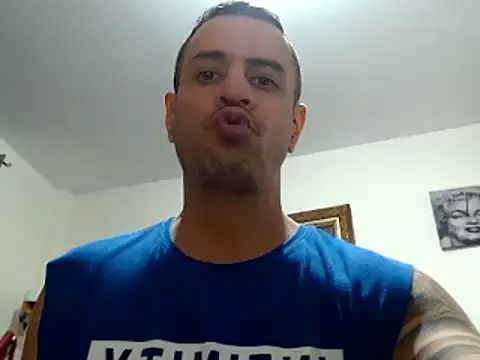 Snapshot of nicolay_74 chatting on 01/25/25, 11:22 nicolay 74 online show from 01/25/25, 11:22