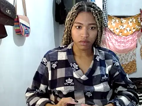 miriam775 online show from 02/05/25, 12:27
