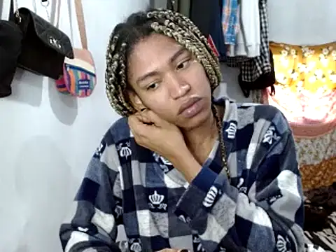 miriam775 online show from 02/26/25, 01:43