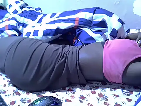 Snapshot of Just_Karu chatting on 11/07/25, 01:32 Just Karu online show from 11/07/25, 01:32