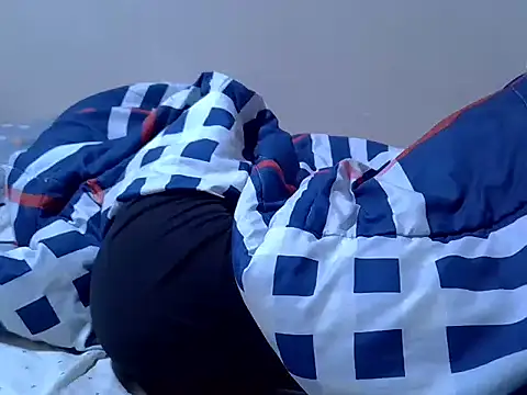 Snapshot of Just_Karu chatting on 11/17/25, 12:25 Just Karu online show from 11/17/25, 12:25