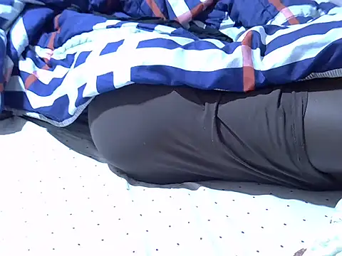 Snapshot of Just_Karu chatting on 11/11/25, 08:42 Just Karu online show from 11/11/25, 08:42