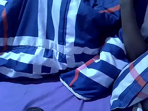 Snapshot of Just_Karu chatting on 10/24/25, 09:19 Just Karu online show from 10/24/25, 09:19