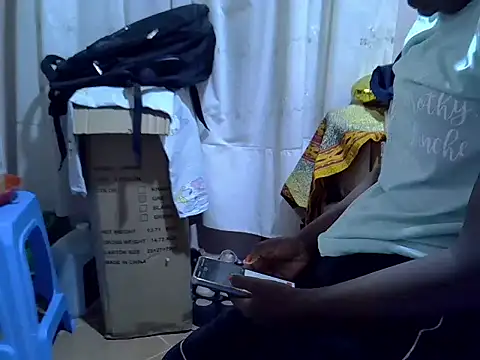 Snapshot of Just_Karu chatting on 12/04/25, 02:27 Just Karu online show from 12/04/25, 02:27