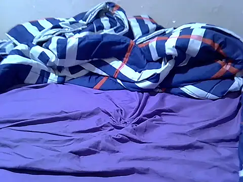 Snapshot of Just_Karu chatting on 12/15/25, 09:48 Just Karu online show from 12/15/25, 09:48