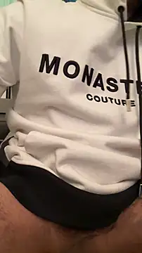 Snapshot of lehder47 chatting on 11/04/25, 03:10 lehder47 online show from 11/04/25, 03:10