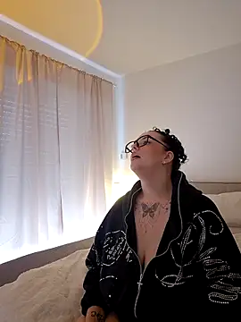 Jujuicy 97 online show from 03/29/26, 10:39