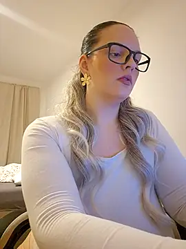 Jujuicy 97 online show from 02/17/26, 06:49