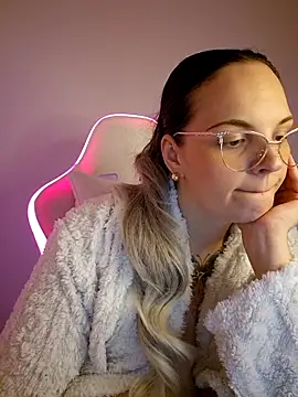 Jujuicy 97 online show from 03/22/26, 06:31