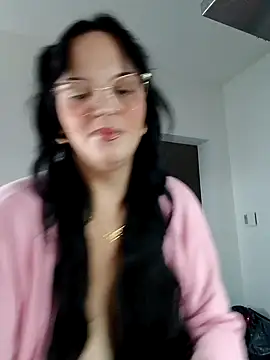 Snapshot of Jujuicy_97 chatting on 10/05/25, 11:23 Jujuicy 97 online show from 10/05/25, 11:23