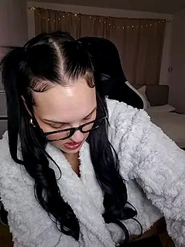 Jujuicy 97 online show from 12/17/25, 08:25