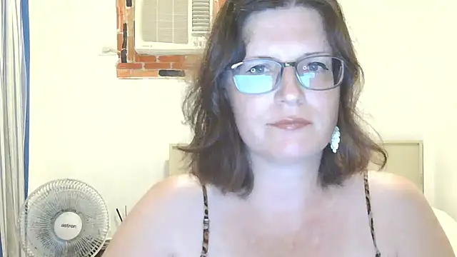 CrimsonMistress online show from 04/01/26, 09:23