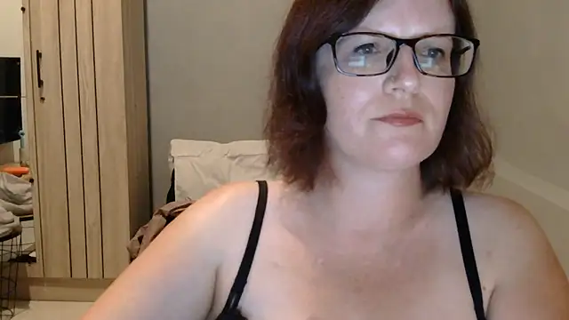 CrimsonMistress online show from 10/15/25, 11:24