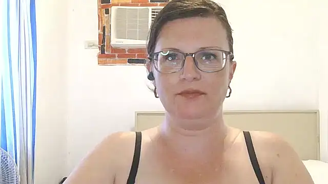 CrimsonMistress online show from 05/14/26, 10:40