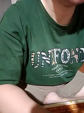 JasminePham online show from 10/30/25, 01:37