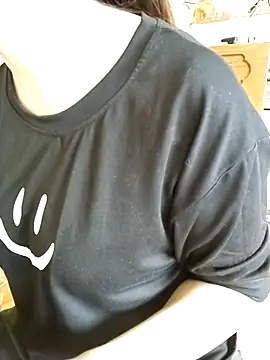 JasminePham online show from 11/05/25, 12:58