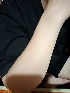 JasminePham online show from 10/10/25, 01:39