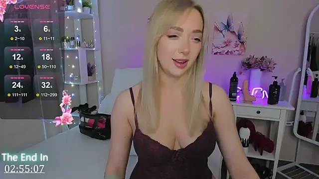 Snapshot of MissLisaX chatting on 10/02/25, 10:07 MissLisaX online show from 10/02/25, 10:07