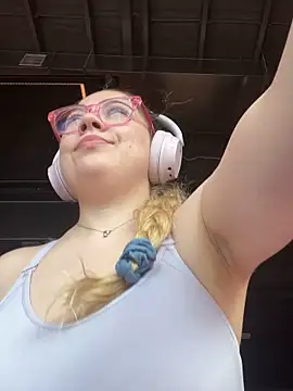 Snapshot of brooklynivy chatting on 10/10/25, 05:30 brooklynivy online show from 10/10/25, 05:30