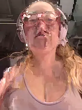 Snapshot of brooklynivy chatting on 10/03/25, 11:34 brooklynivy online show from 10/03/25, 11:34