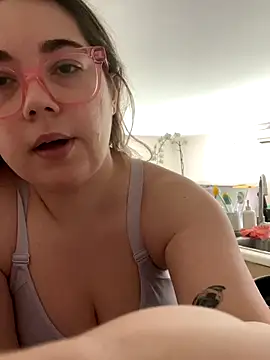 Snapshot of brooklynivy chatting on 10/14/25, 04:57 brooklynivy online show from 10/14/25, 04:57