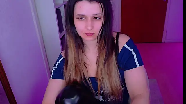 Snapshot of jenna-sxy19 chatting on 09/19/25, 05:17 jenna-sxy19 online show from 09/19/25, 05:17