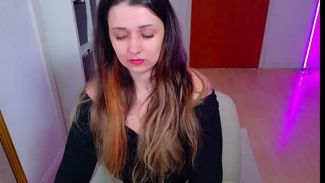 Snapshot of jenna-sxy19 chatting on 09/11/25, 10:37 jenna-sxy19 online show from 09/11/25, 10:37
