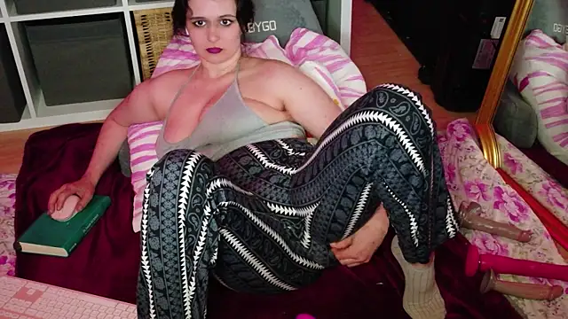 Snapshot of jenna-sxy19 chatting on 05/18/26, 12:44 jenna-sxy19 online show from 05/18/26, 12:44