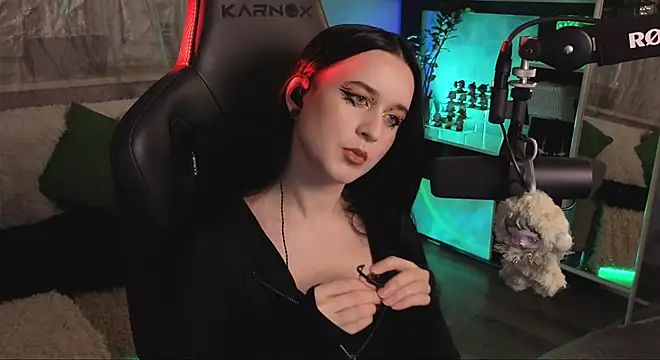 KiraLiLime online show from 11/29/25, 06:19