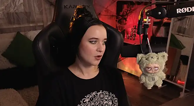 KiraLiLime online show from 11/02/25, 06:02