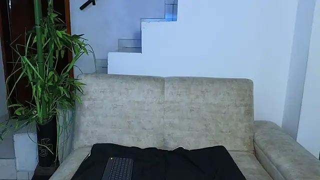 Lorenne Miller online show from 03/05/26, 05:37