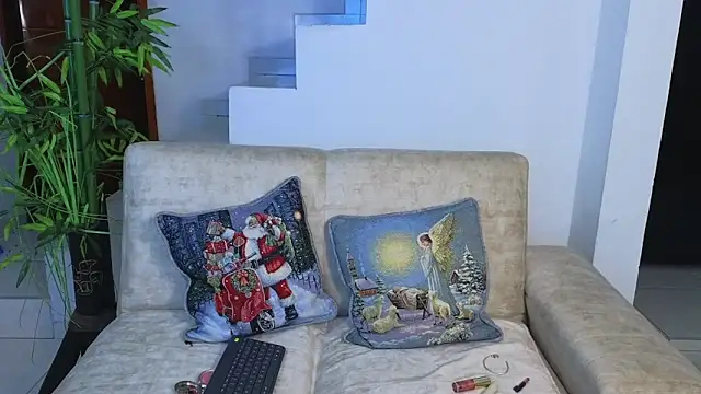 Snapshot of Lorenne_Miller chatting on 11/28/25, 05:07 Lorenne Miller online show from 11/28/25, 05:07