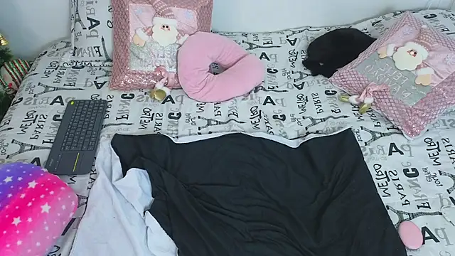 Snapshot of Lorenne_Miller chatting on 12/26/24, 09:58 Lorenne Miller online show from 12/26/24, 09:58