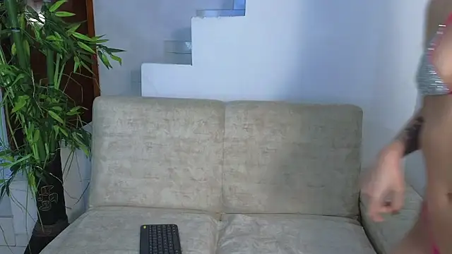 Snapshot of Lorenne_Miller chatting on 09/25/25, 02:17 Lorenne Miller online show from 09/25/25, 02:17