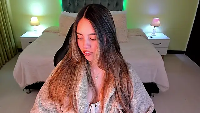  Charlotte evans 1 online show from 04/13/26, 08:02