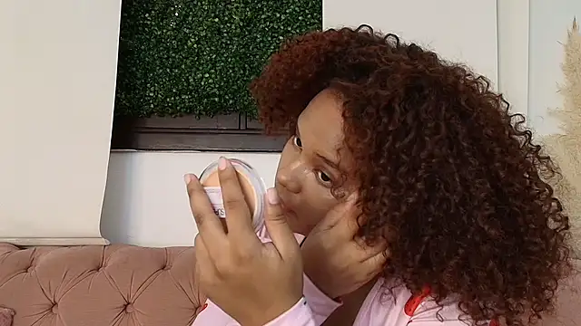 nataly velez online show from 11/19/25, 05:13