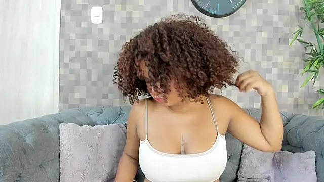 nataly velez online show from 11/03/25, 07:17