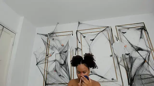 nataly velez online show from 10/25/25, 07:14