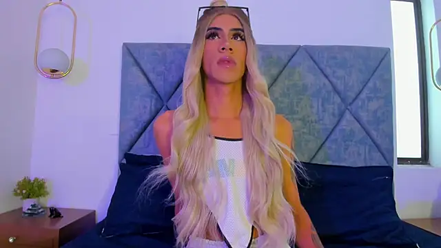 PersefoneWoods1 online show from 10/23/25, 03:00