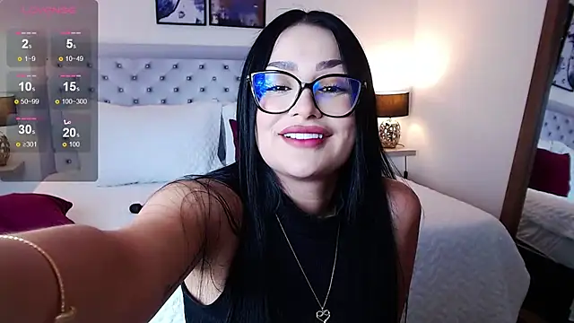 sarascottt online show from 02/17/25, 05:44