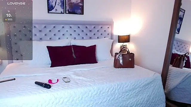 sarascottt online show from 02/07/26, 10:34