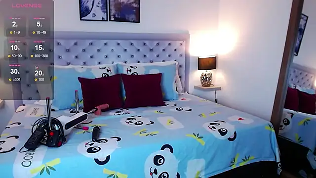 sarascottt online show from 11/17/25, 03:16