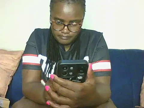 Snapshot of Montel_Montel_ chatting on 02/02/26, 12:26 Montel Montel online show from 02/02/26, 12:26