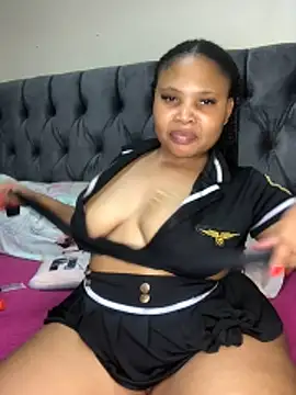 Anaelle24 online show from 04/28/26, 10:08