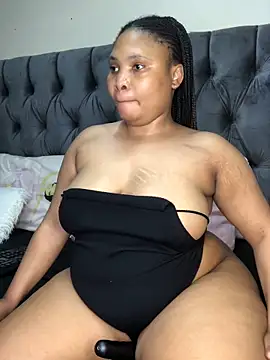 Anaelle24 online show from 05/31/26, 07:47