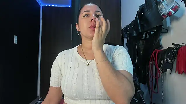 Snapshot of violet_bdsmx chatting on 11/15/25, 06:01 violet bdsmx online show from 11/15/25, 06:01