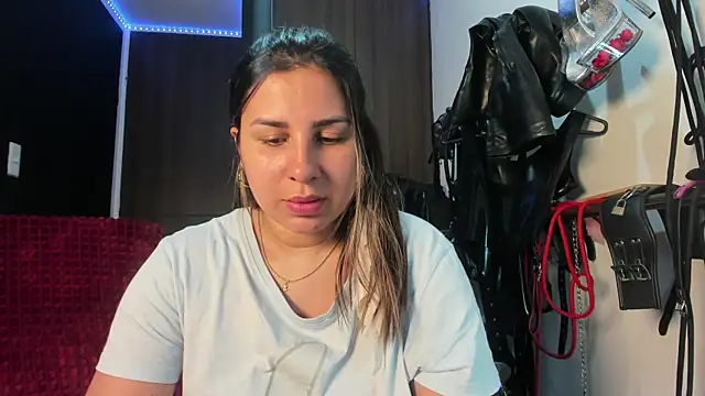 Snapshot of violet_bdsmx chatting on 11/08/25, 01:53 violet bdsmx online show from 11/08/25, 01:53