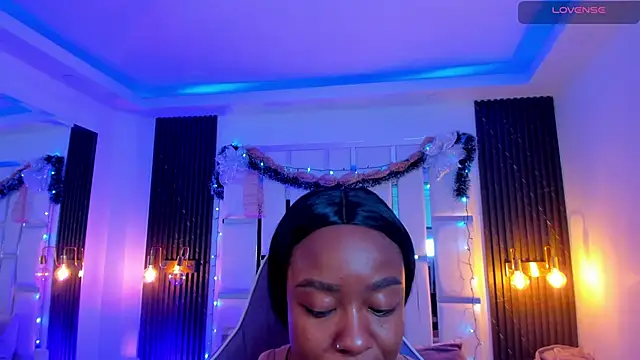 mia schwarz online show from 12/15/25, 10:04