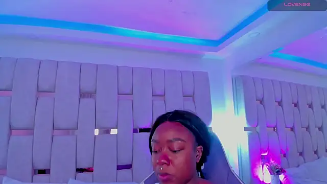 mia schwarz online show from 04/15/26, 10:32