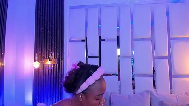 mia schwarz online show from 11/20/25, 10:31